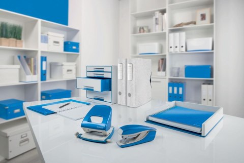 Dziurkacz NeXXt WOW niebieski metaliczny 30k (50081036) Leitz