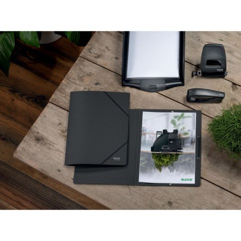 Teczka kartonowa na gumkę recycle A4 czarna 430g Leitz (39080095) Teczka kartonowa na gumkę recycle A4 czarna 430g Leitz (39080095)