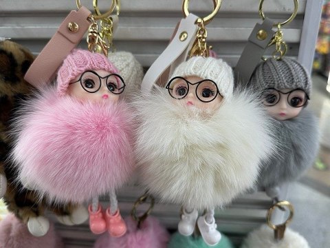 Brelok laleczka pluszowa długość z nogami 14cm, szerokość 7cm Adar (627918)